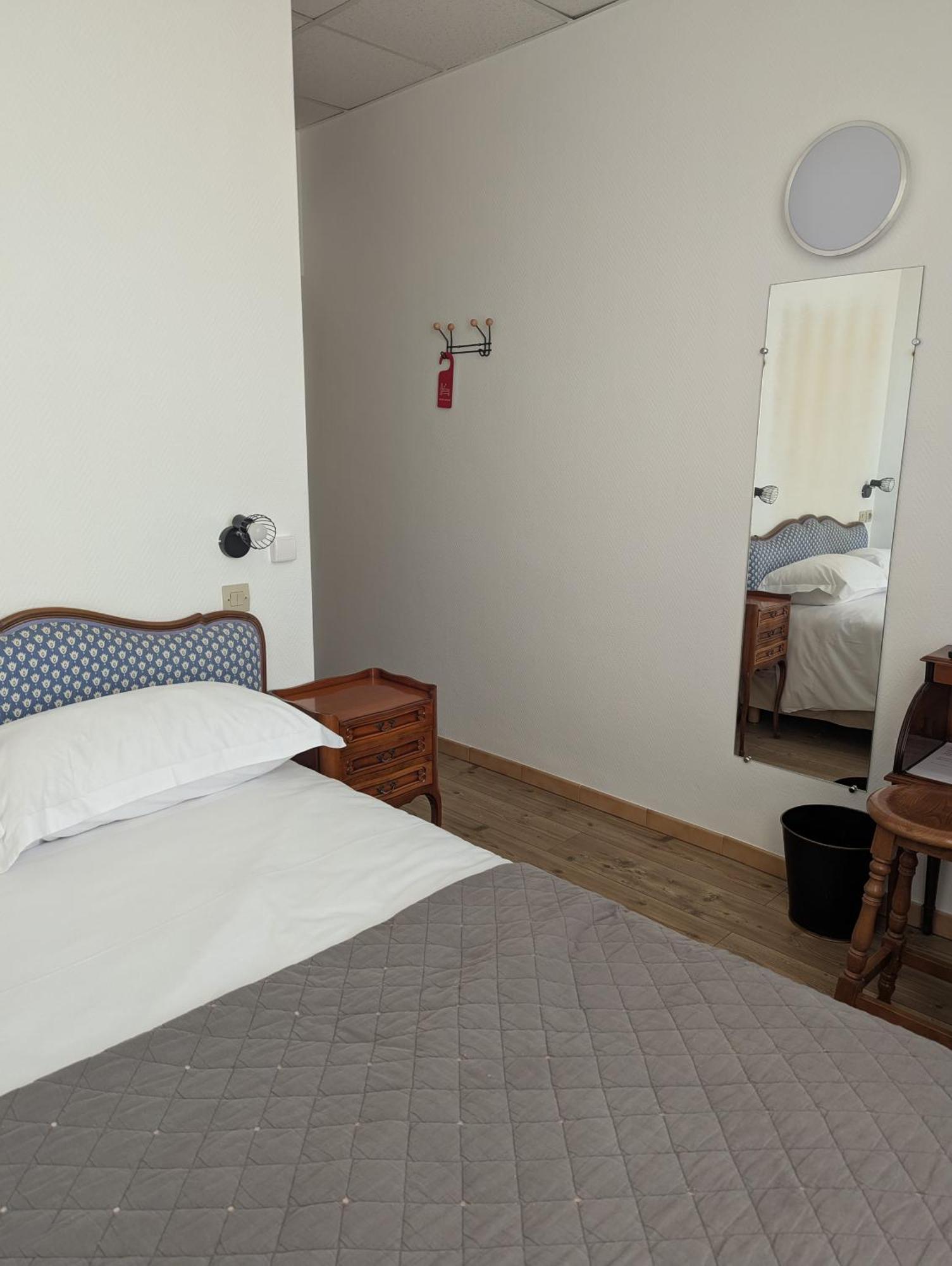 Hotel Du Parc Montelimar Bilik gambar