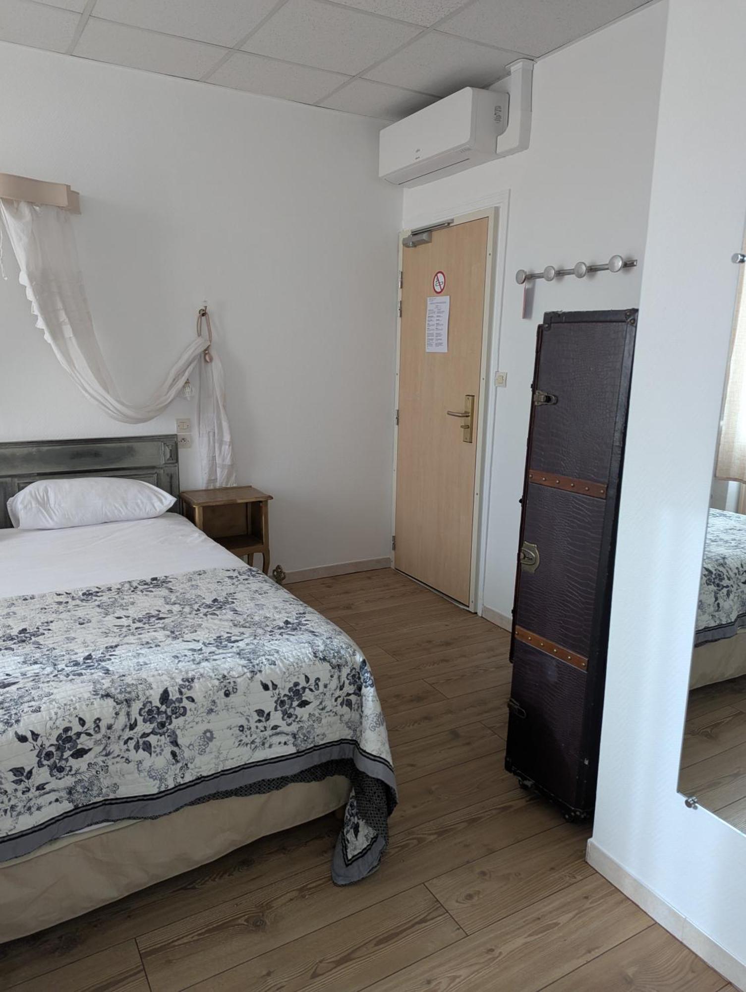 Hotel Du Parc Montelimar Bilik gambar