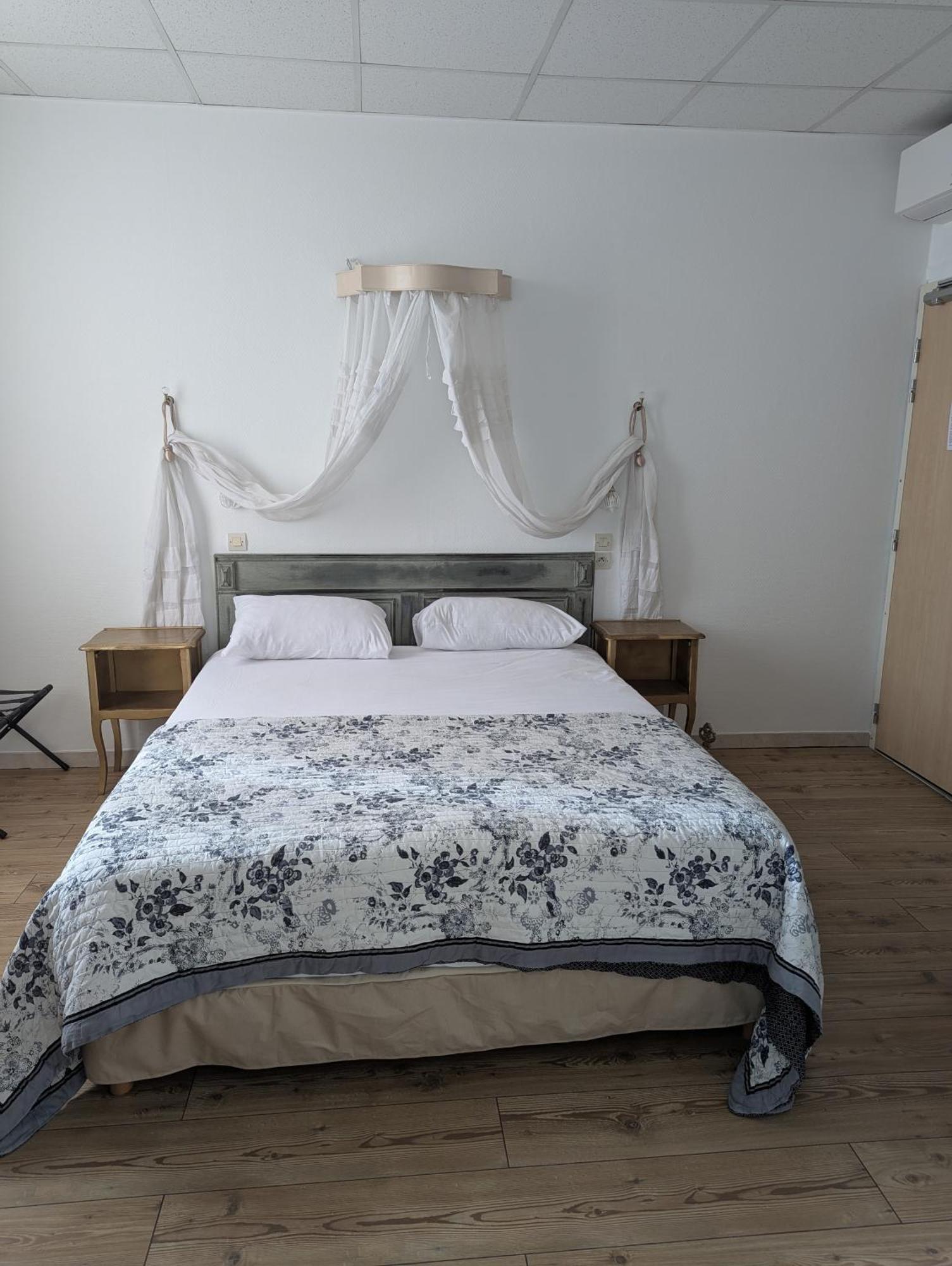 Hotel Du Parc Montelimar Bilik gambar